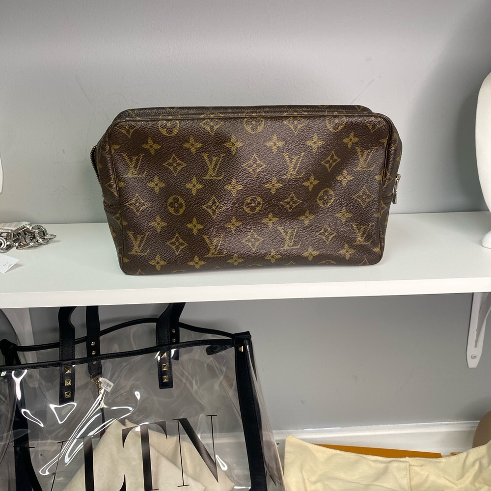 Vintage Louis Vuitton Monogram Trousse 28 - Picture 3 of 9